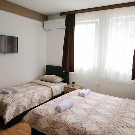 Apartments Station Конич Екстериор снимка