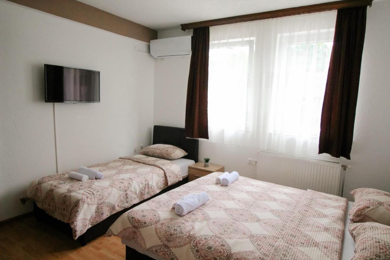 Apartments Station Конич Екстериор снимка