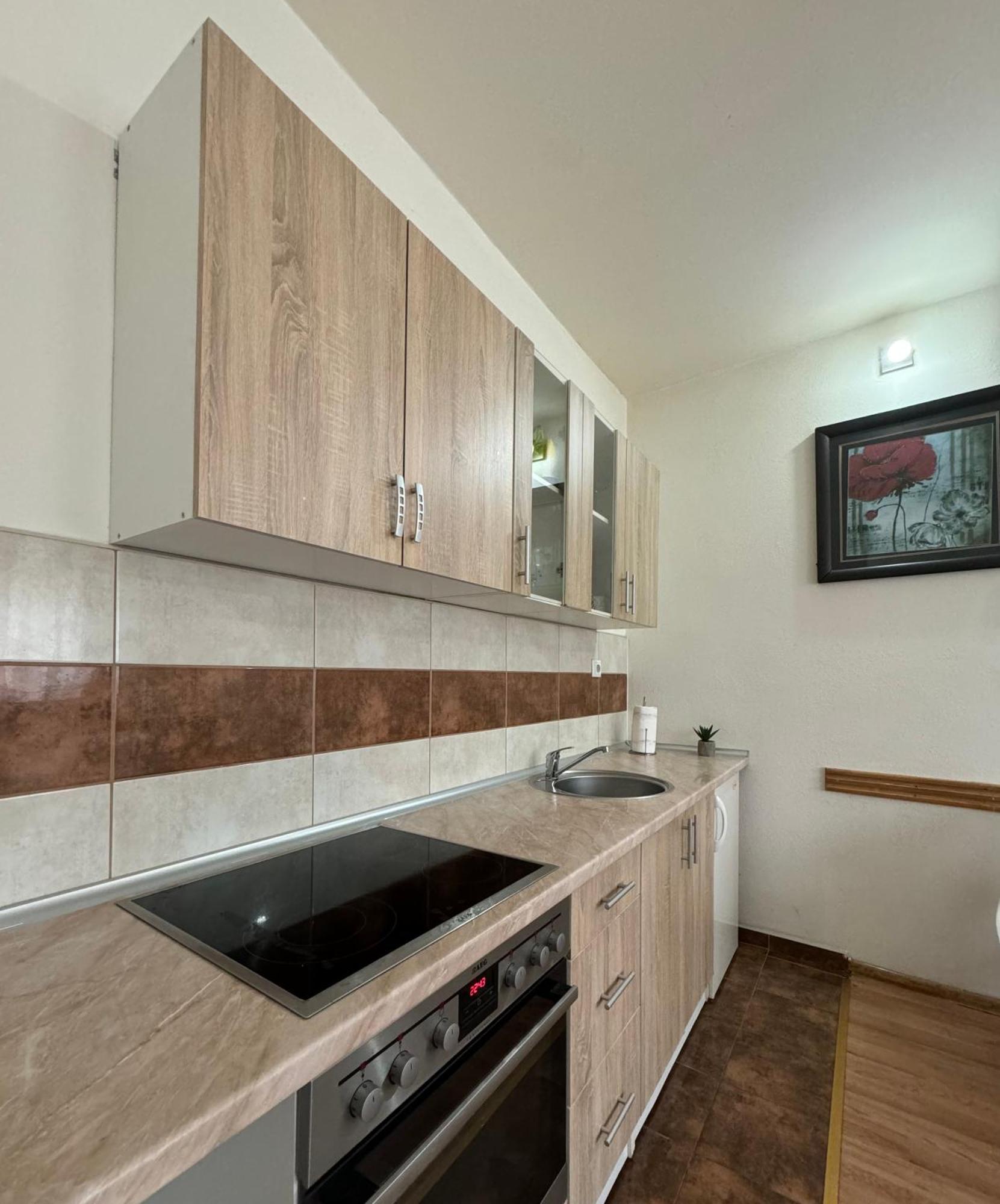 Apartments Station Конич Екстериор снимка