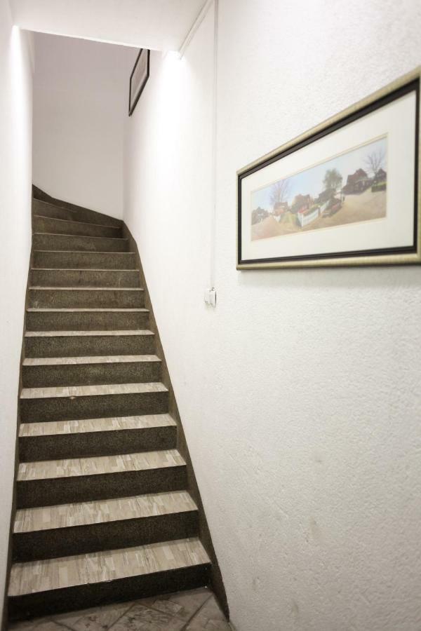 Apartments Station Конич Екстериор снимка