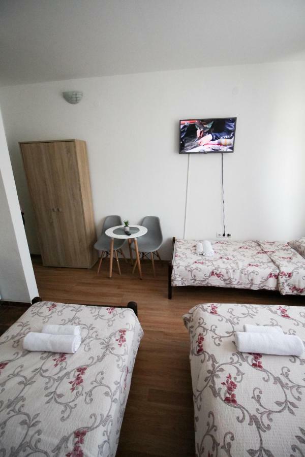 Apartments Station Конич Екстериор снимка