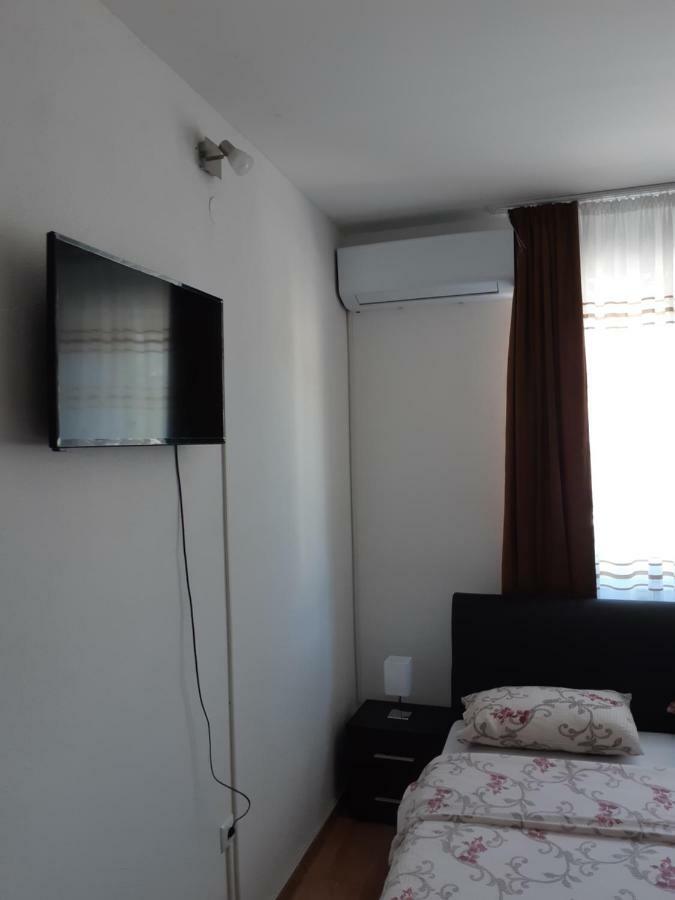 Apartments Station Конич Екстериор снимка